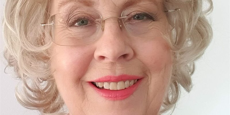 "If you look good, it helps you to feel good" -  Community member Rhapsody's tips for hair, skin, nails and beauty during cancer treatment