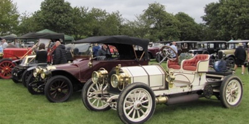 Post 117: Old cars and smiling faces.